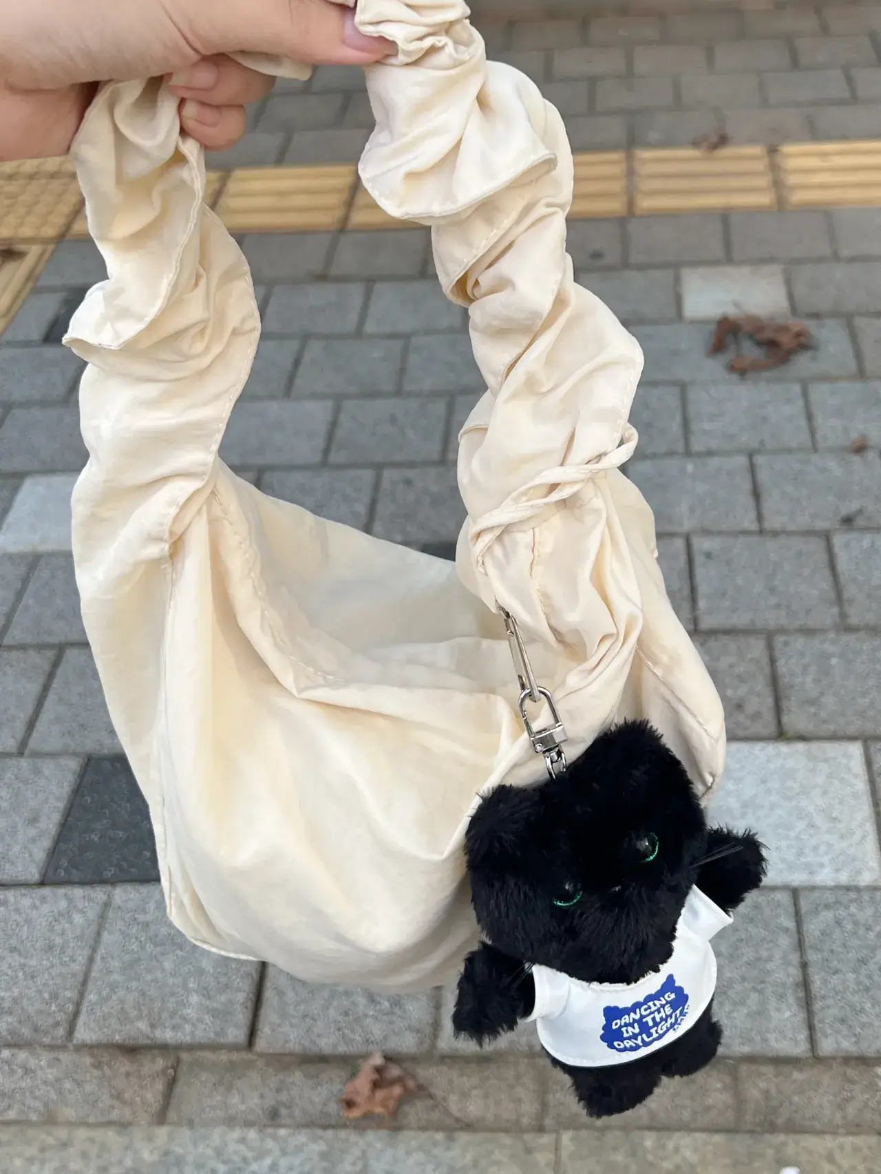 귀여운 가방 키링 추천: 충동구매로 얻은 까만 고양이(샹뇽이) 11 받자마자 가방에 달고 나간 상뇽이 키링