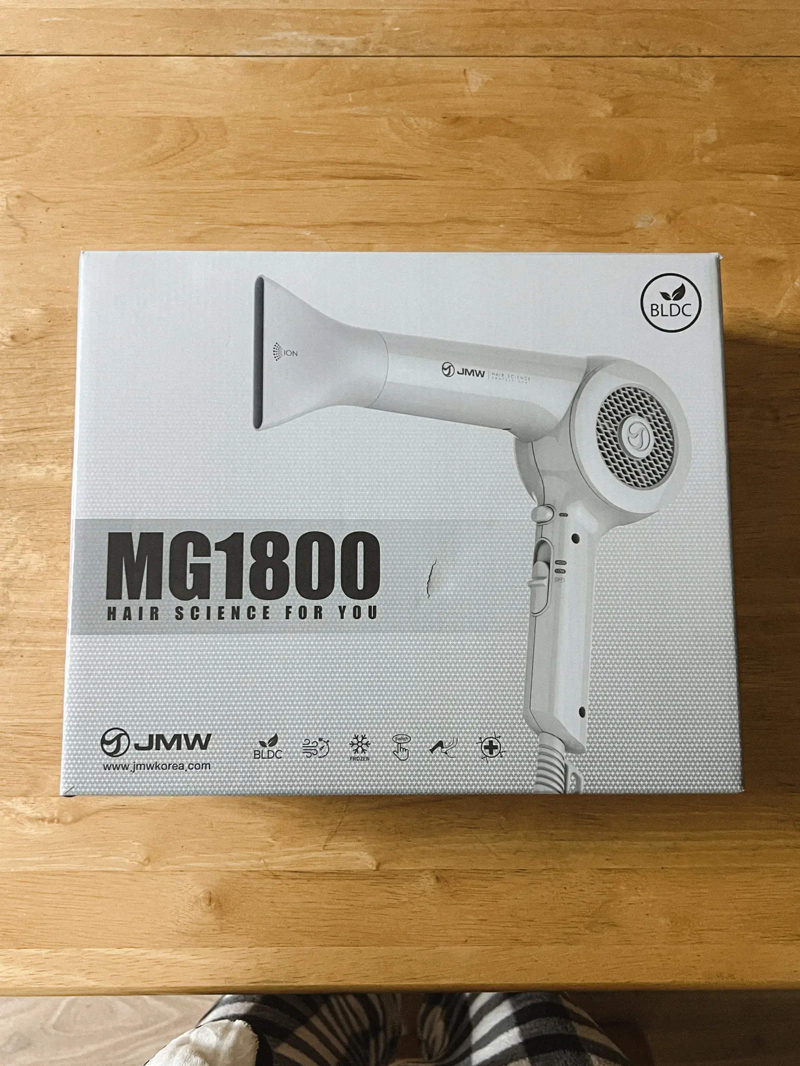 탄내나는 드라이기 교체 후기: 저소음에 바람세기까지 강력한 JMW MG1800 추천 2 JMW MG1800 드라이기 택배 박스